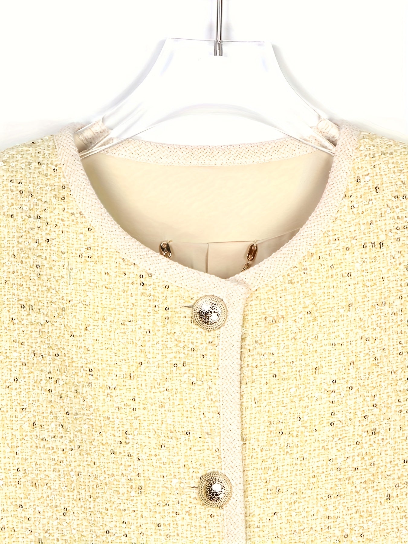 Boutique Tailored Blazer for Easy Styling with Long Sleeves