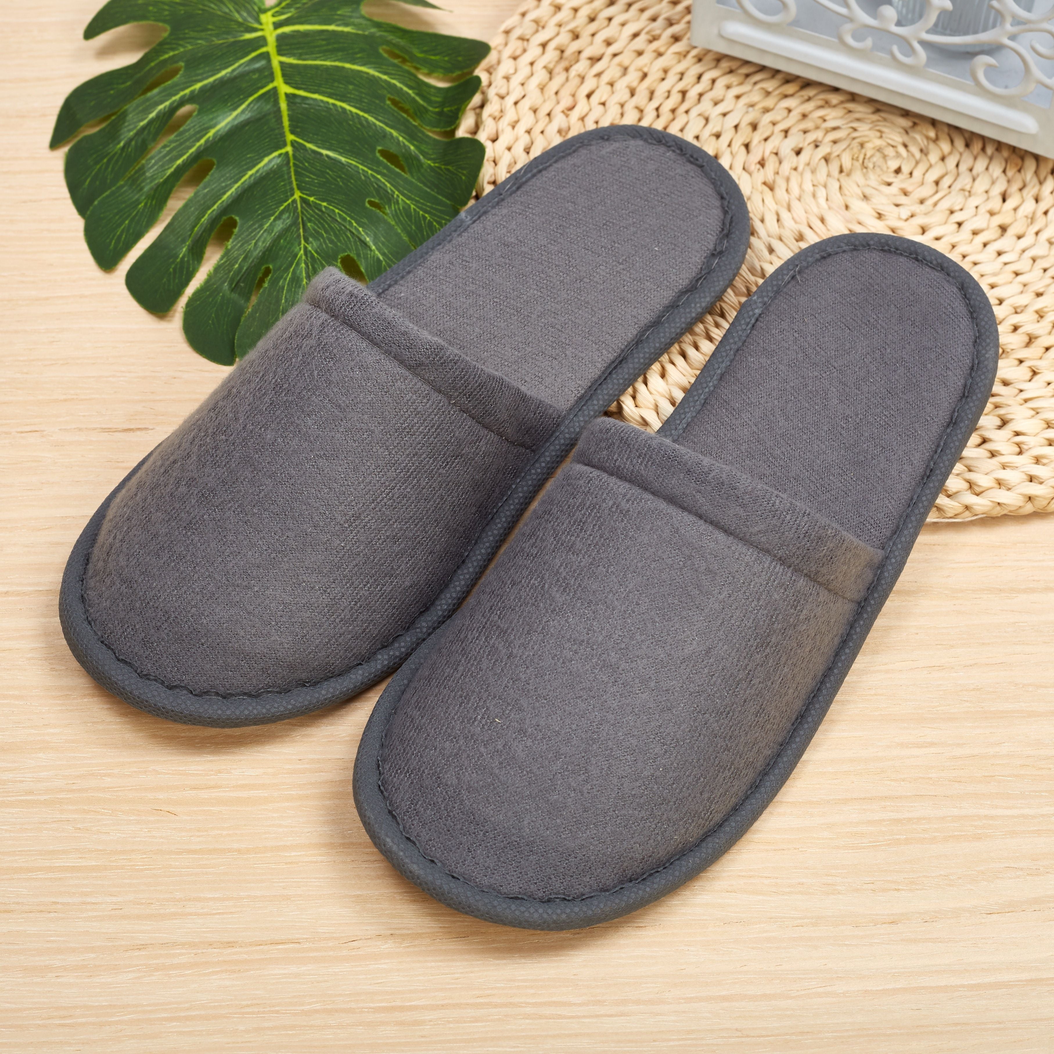 Modern Comfort Slide Slippers for Fresh Wardrobe Looks
