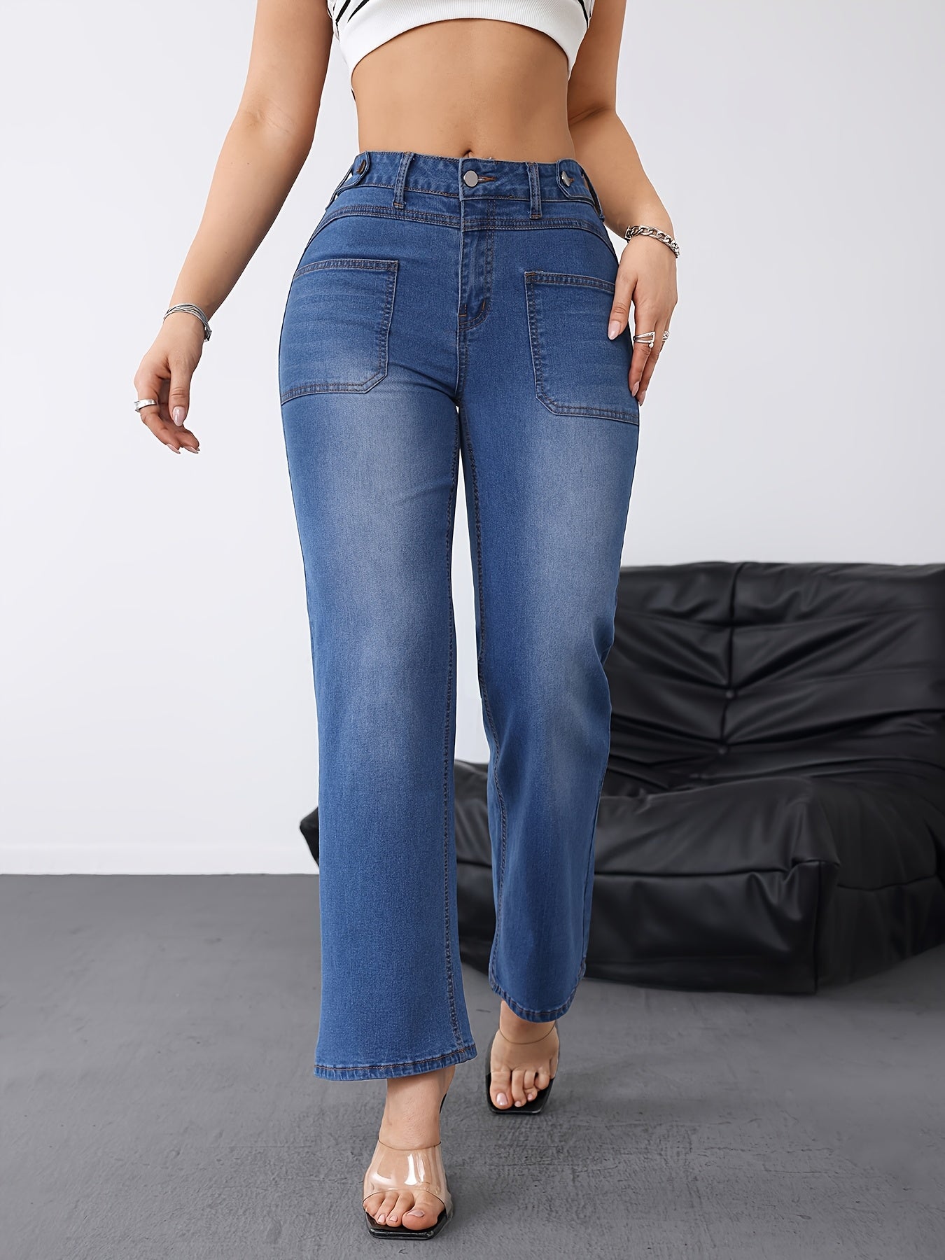 Modern High-Waist Jeans for Fresh Wardrobe Looks with Denim Look