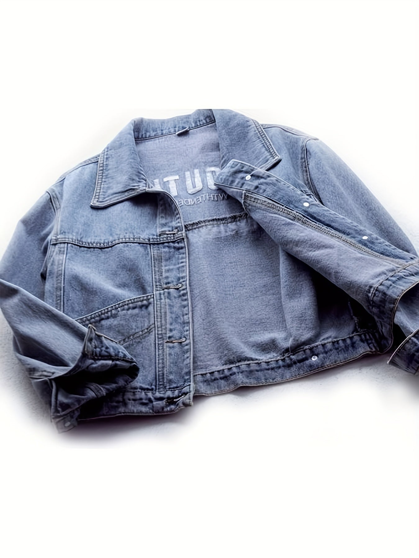 Modern Lightweight Jacket for Fresh Wardrobe Looks with Denim Look