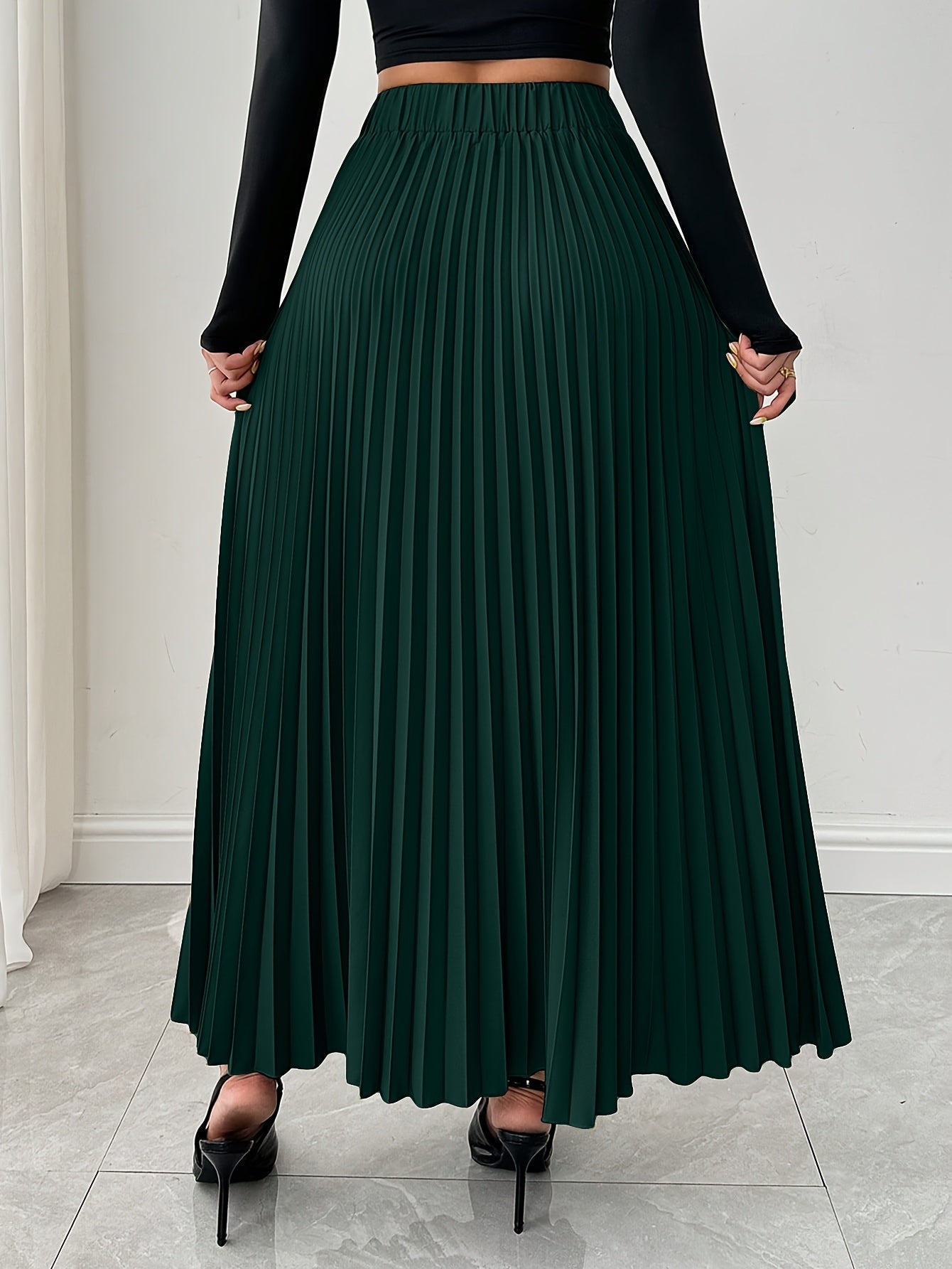 Pleated Skirt with a Refined Everyday Fit with Waist Belt