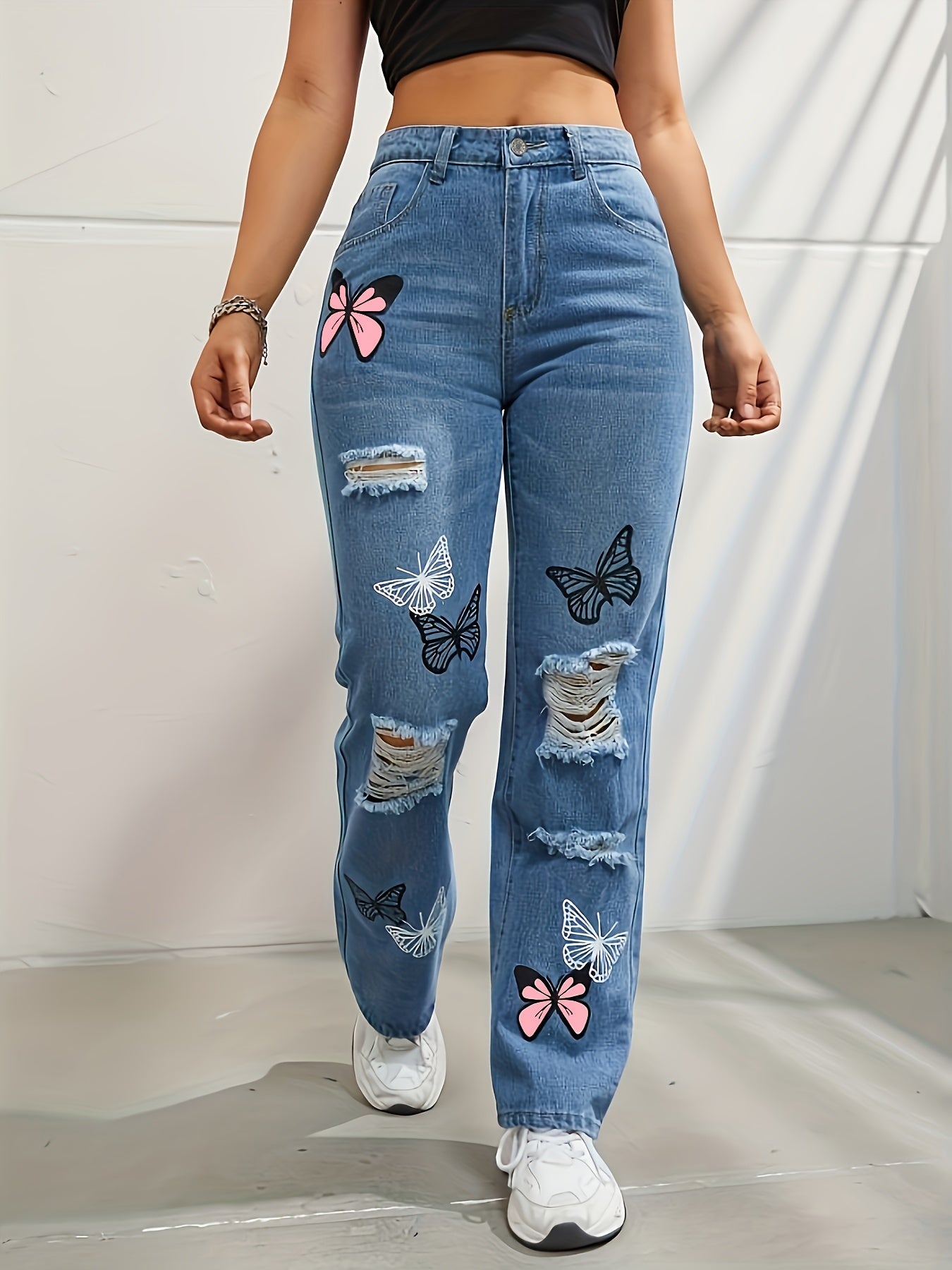 Straight-Leg Jeans for Polished Boutique Outfits with Denim Look