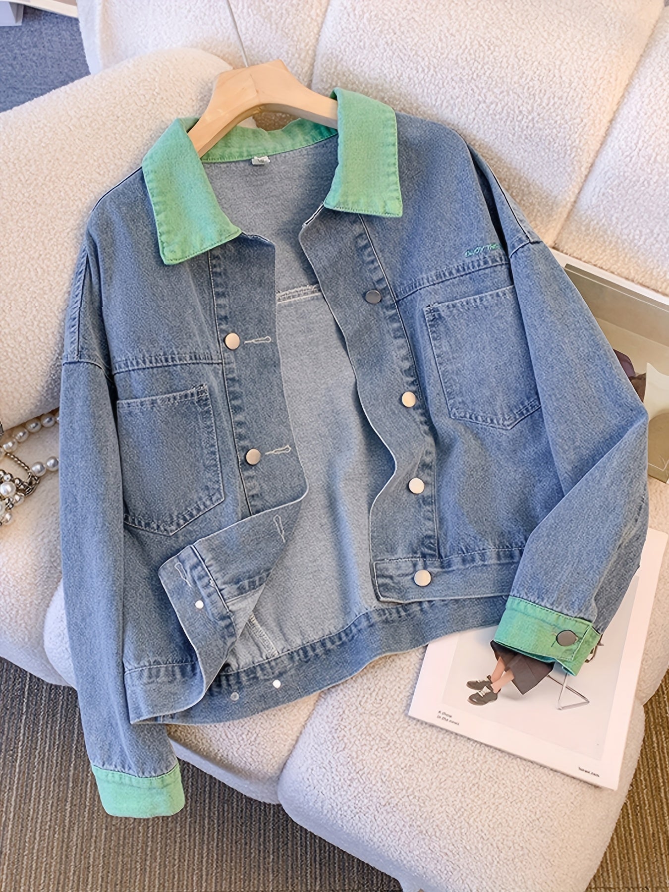 Lightweight Jacket for Polished Boutique Outfits with Easy Styling