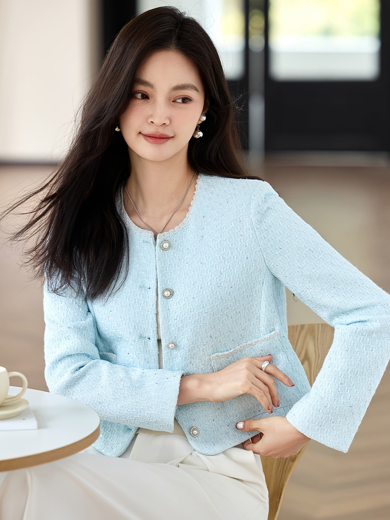 Boutique Tailored Blazer for Easy Styling with Long Sleeves