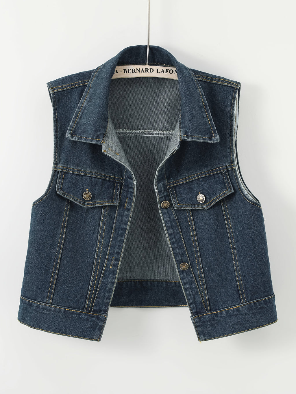 Sleeveless Vest Top for Polished Boutique Outfits with Denim Look