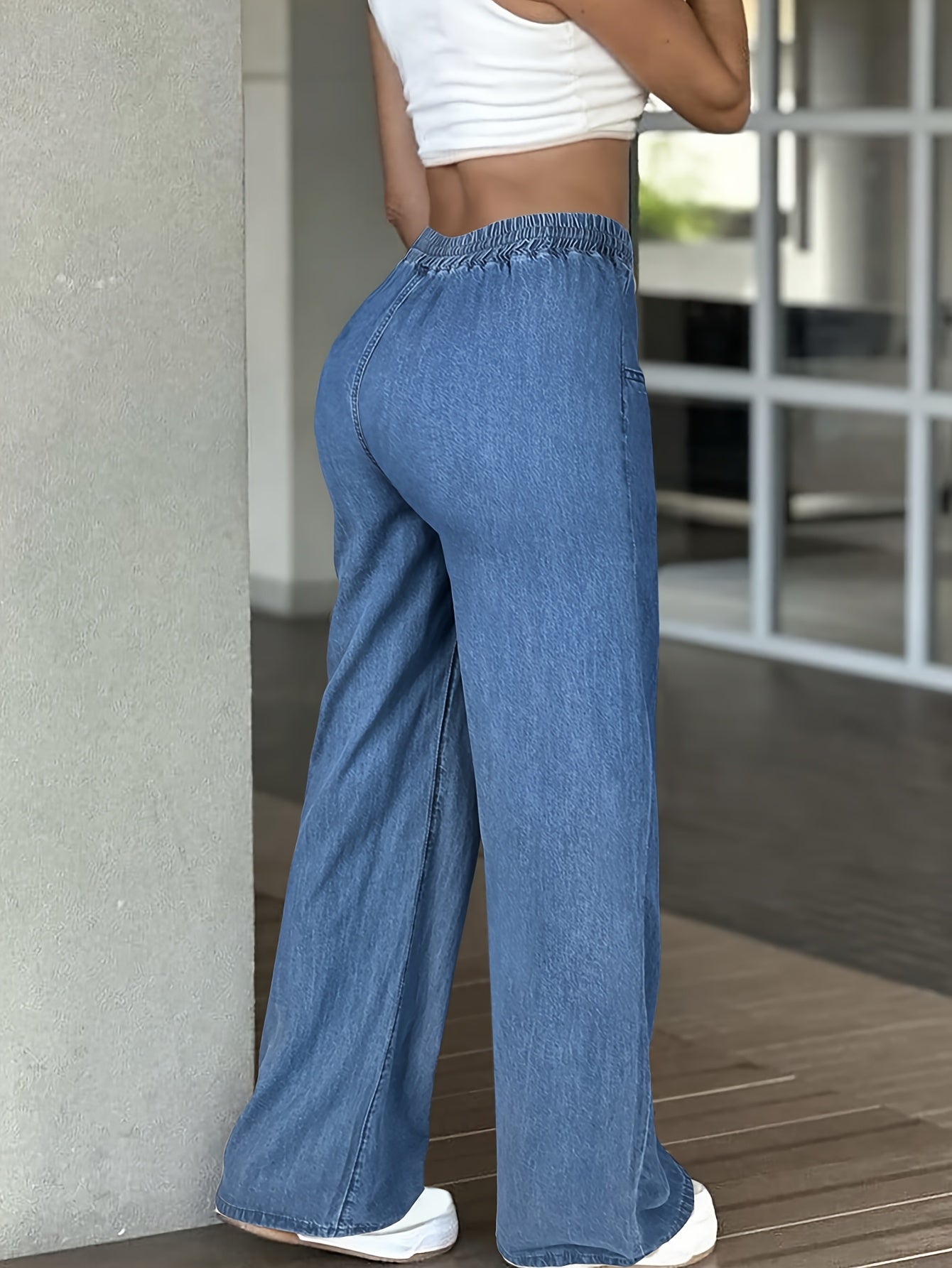 Modern Straight-Leg Jeans for Fresh Wardrobe Looks with Denim Look