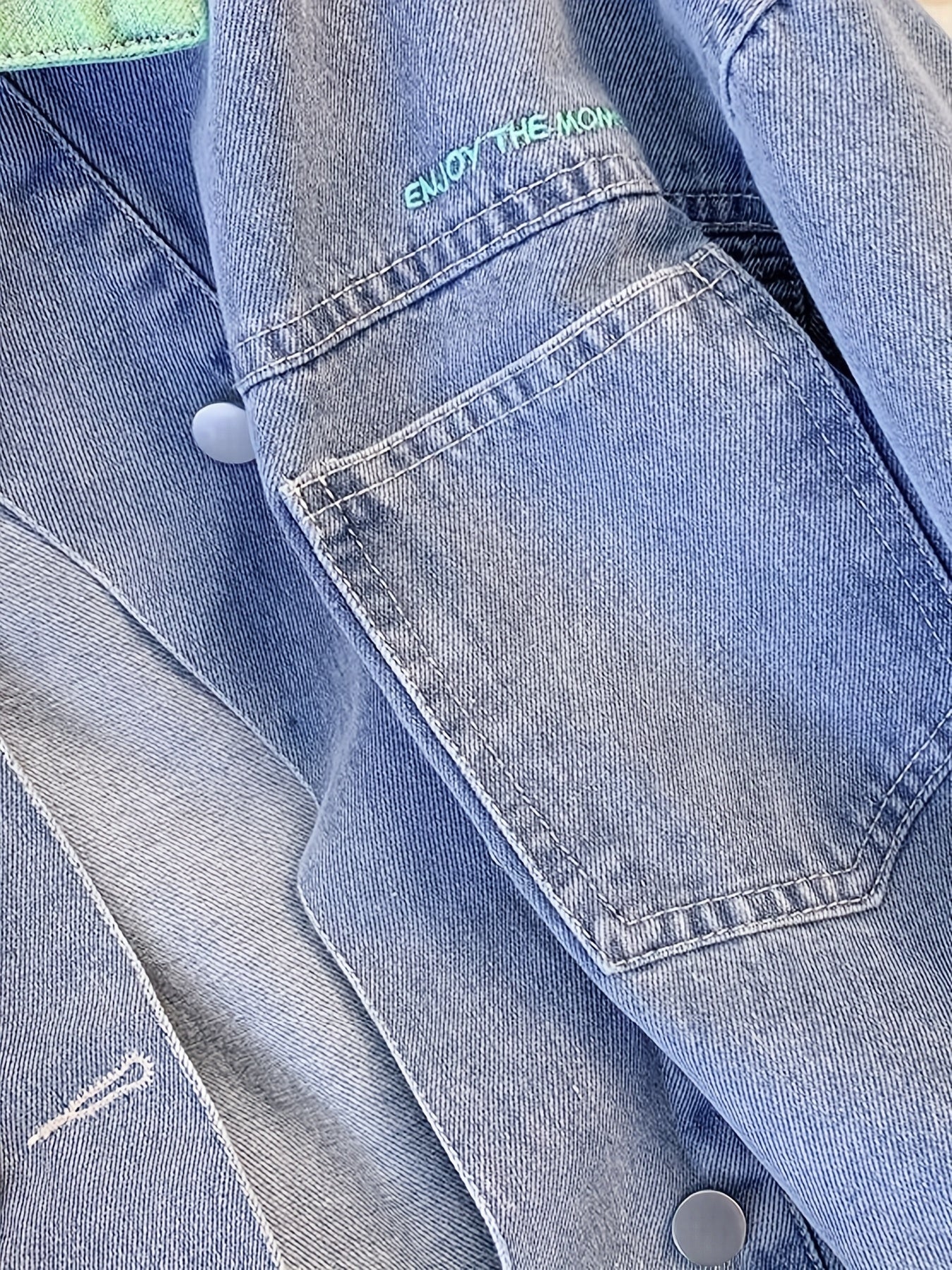 Lightweight Jacket for Polished Boutique Outfits with Easy Styling