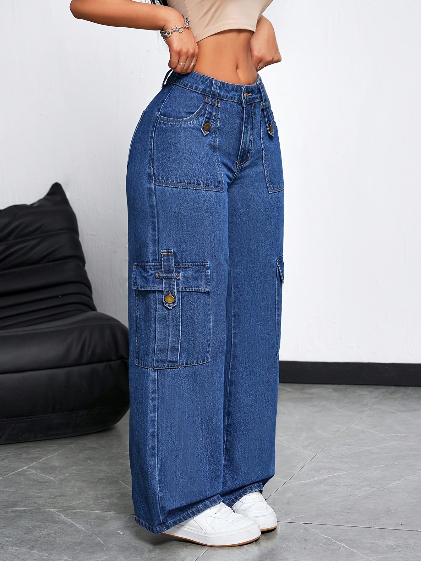 Straight-Leg Jeans for Polished Boutique Outfits with Denim Look
