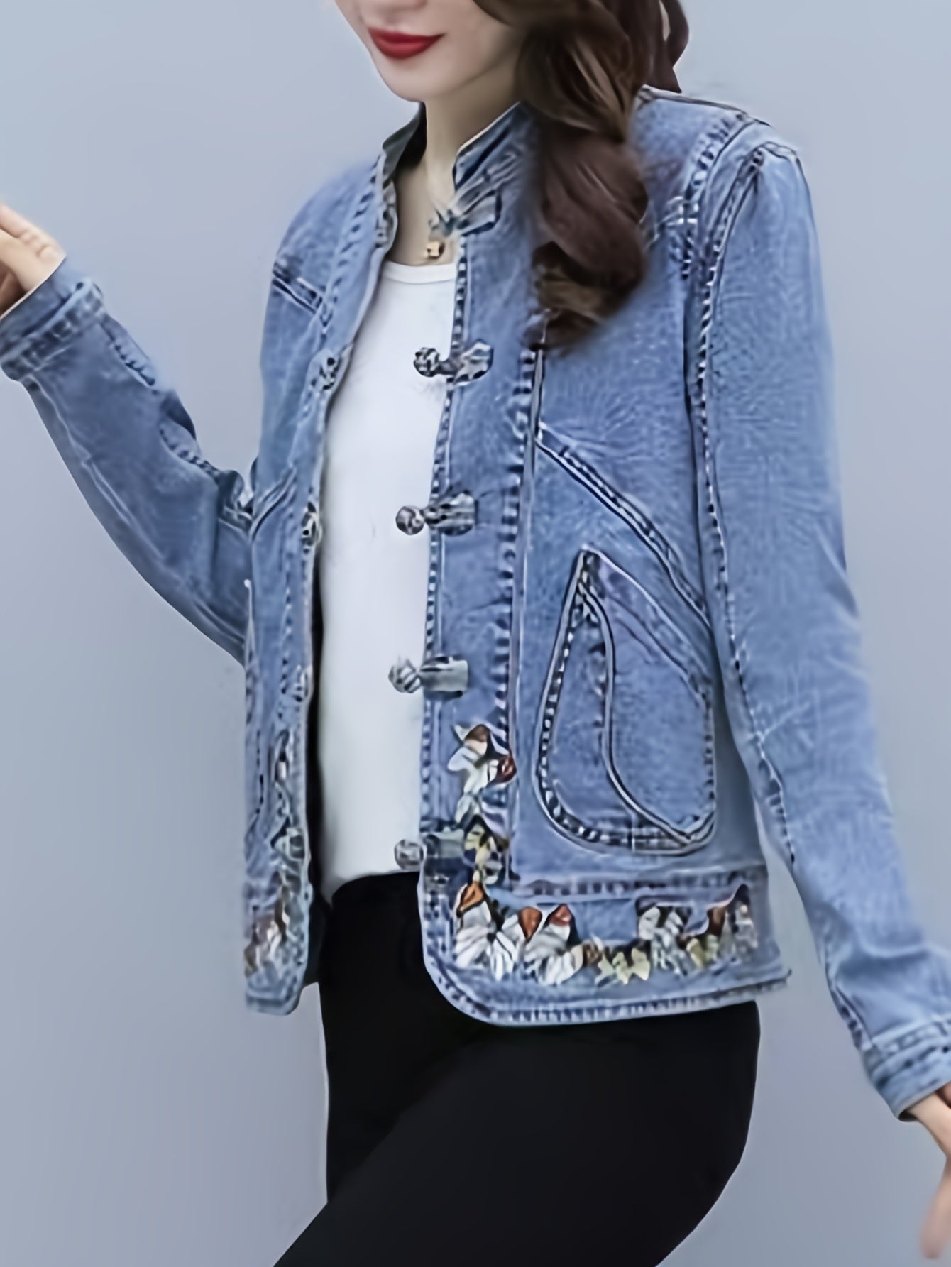 Modern Lightweight Jacket for Fresh Wardrobe Looks with Floral Print