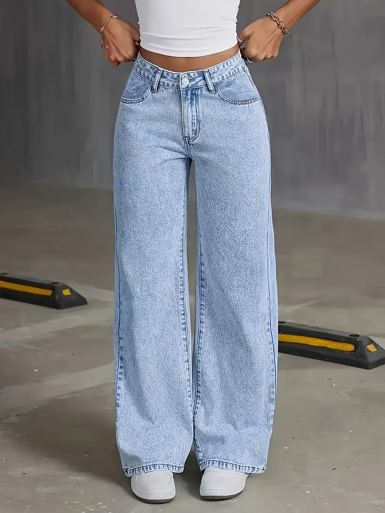 Straight-Leg Jeans with a Refined Everyday Fit