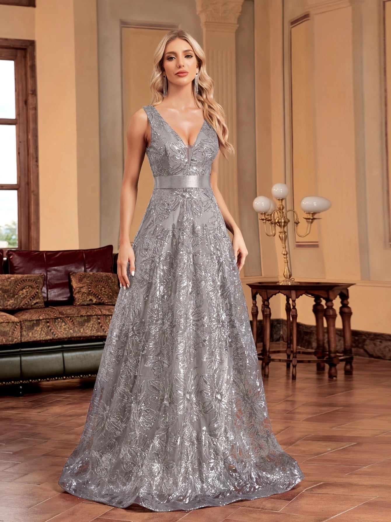 Formal Evening Gown for Polished Boutique Outfits with Sleeveless Cut