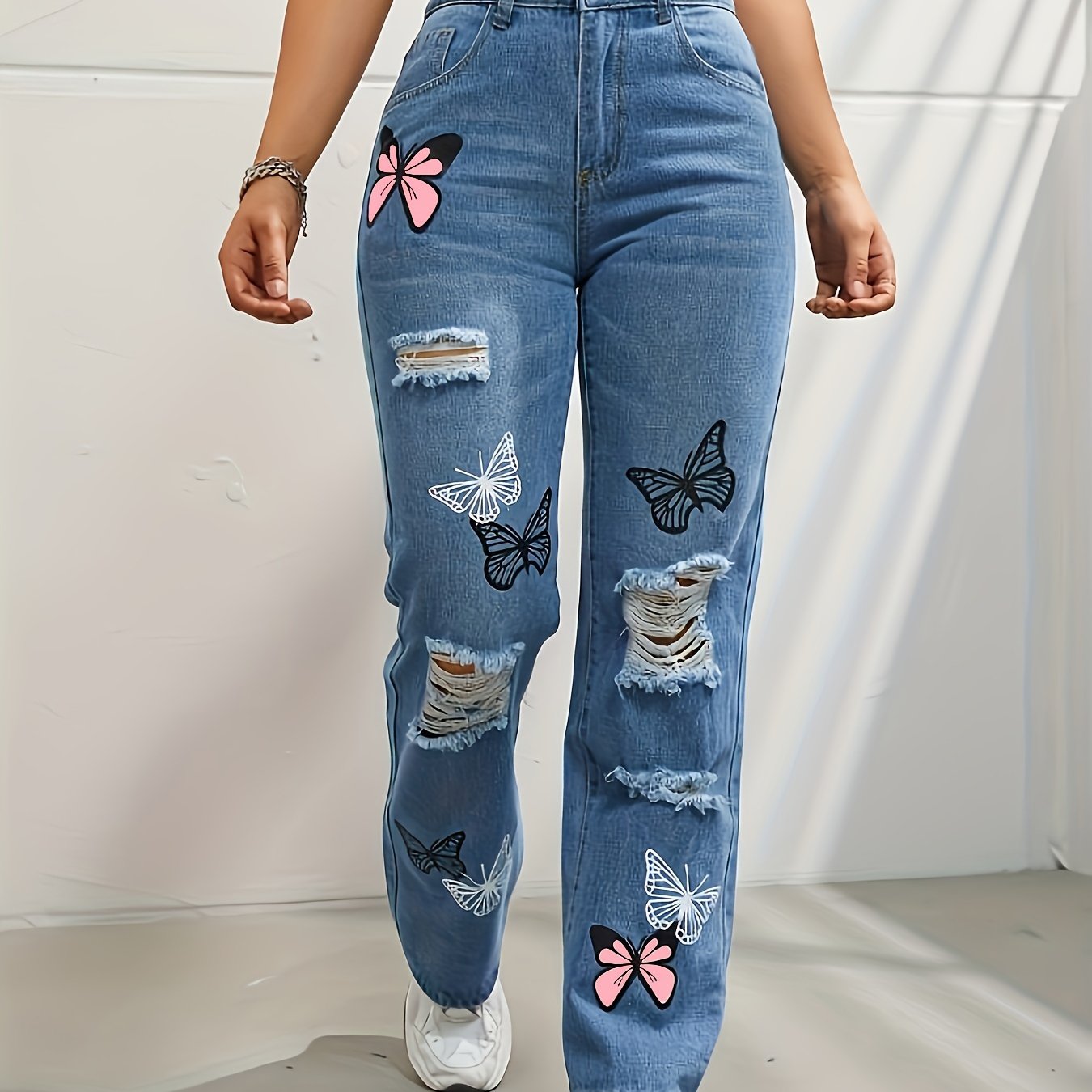 Straight-Leg Jeans for Polished Boutique Outfits with Denim Look