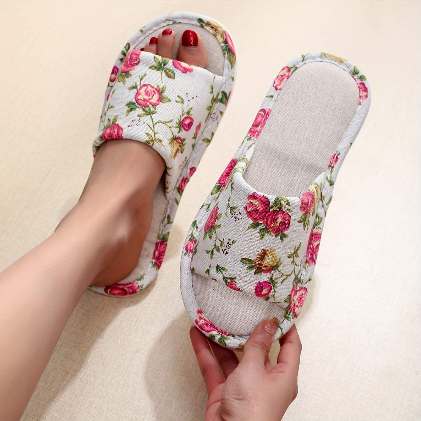 Modern Comfort Slide Slippers for Fresh Wardrobe Looks with Floral Print