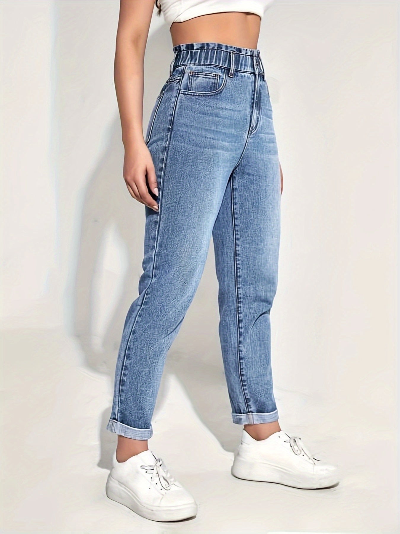 High-Waist Jeans with a Refined Everyday Fit with Denim Look