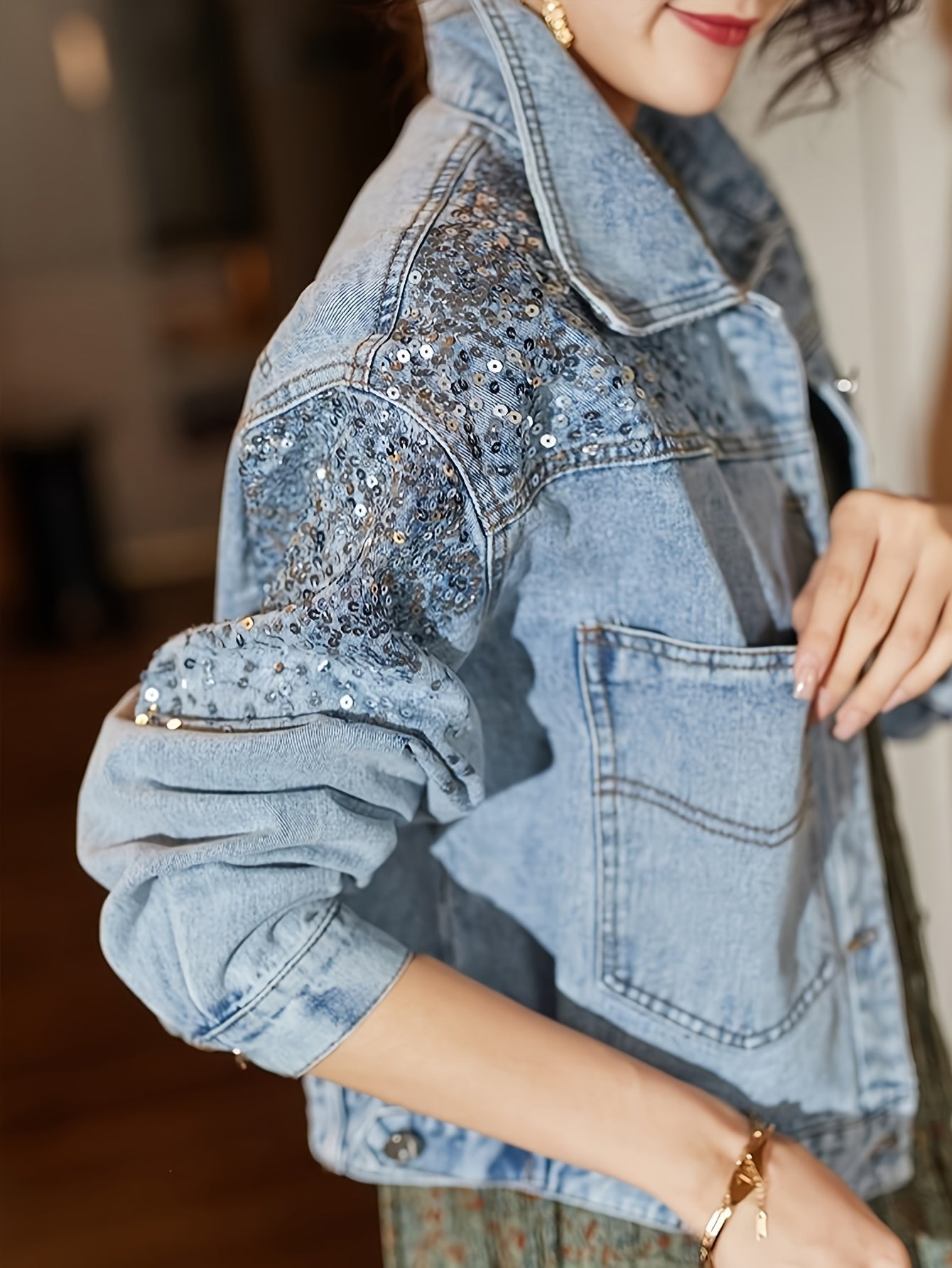 Lightweight Jacket for Polished Boutique Outfits with Denim Look