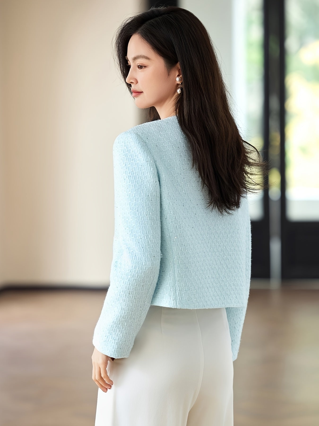 Boutique Tailored Blazer for Easy Styling with Long Sleeves