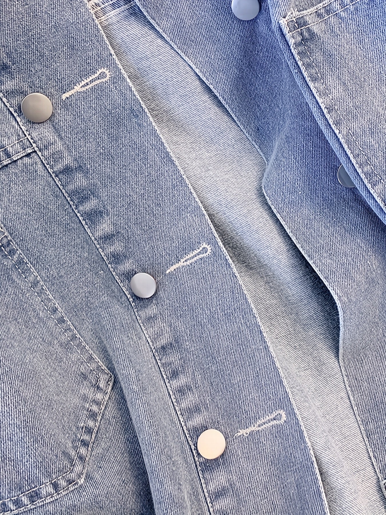 Lightweight Jacket for Polished Boutique Outfits with Easy Styling