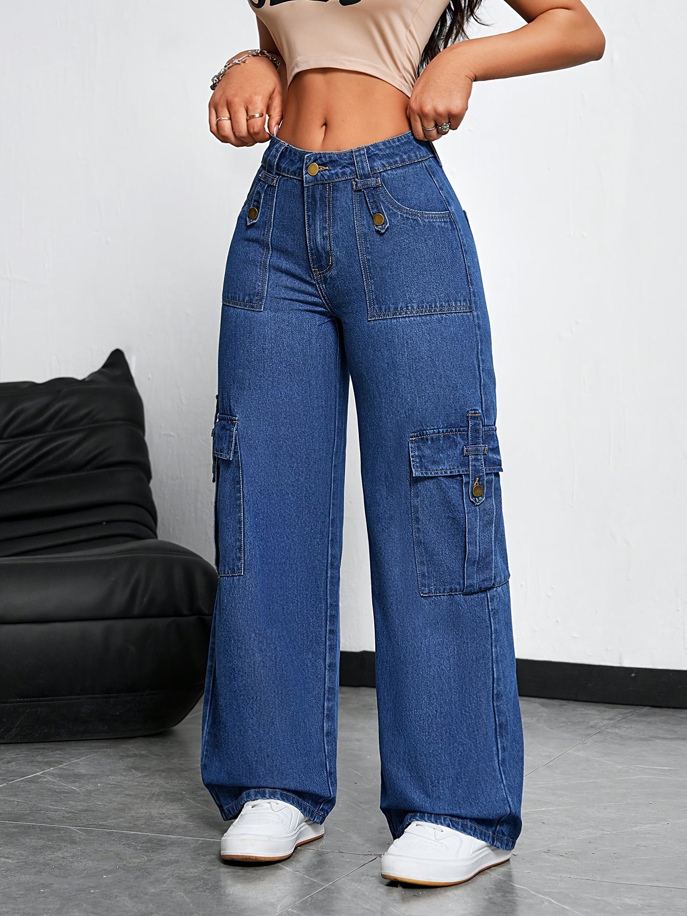 Straight-Leg Jeans for Polished Boutique Outfits with Denim Look