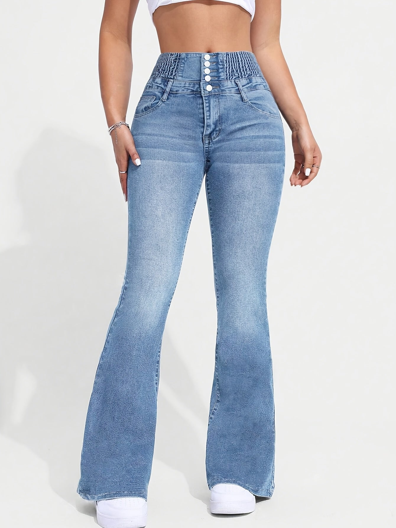 Modern Flare Jeans for Fresh Wardrobe Looks with Denim Look