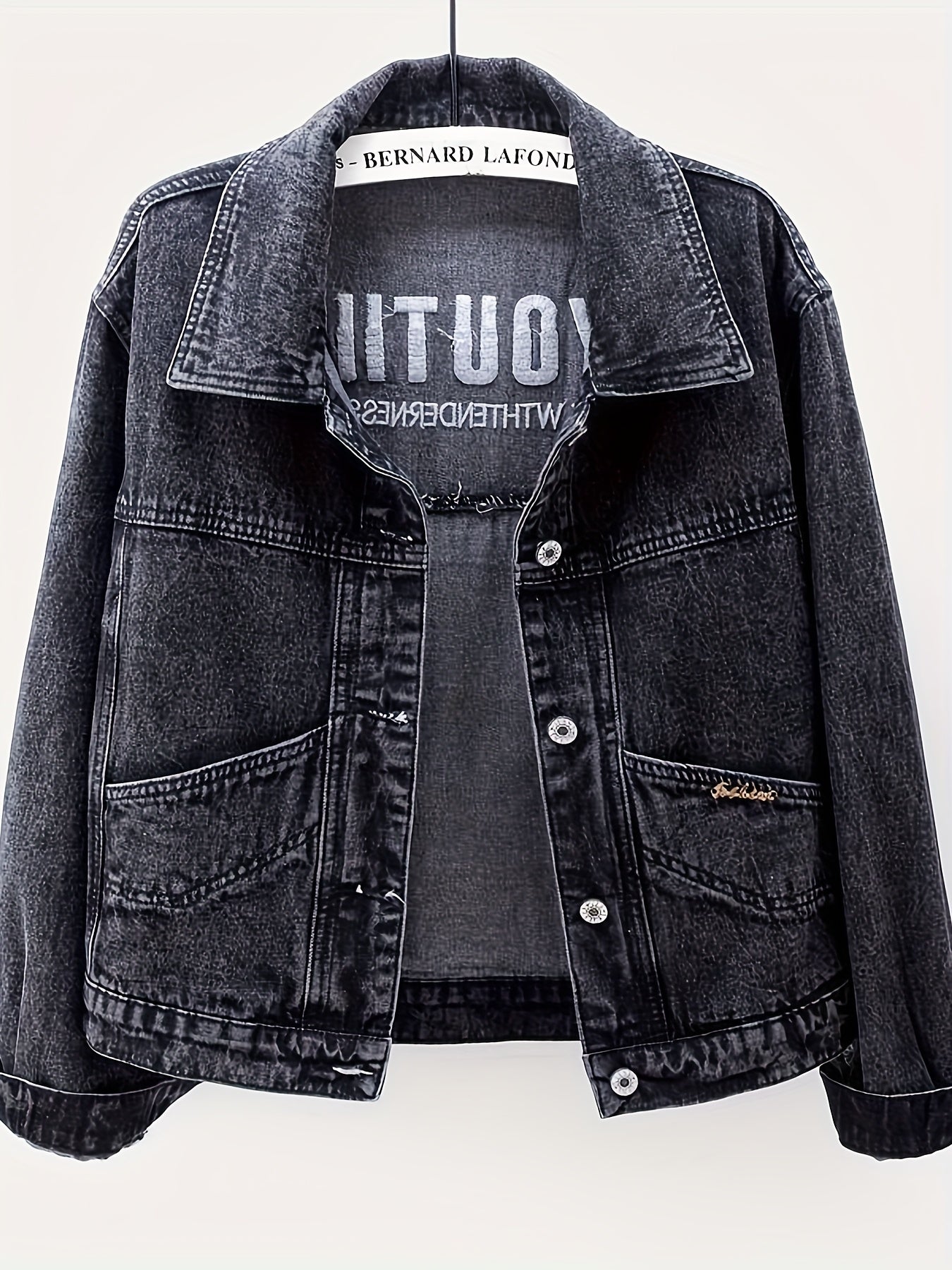 Modern Lightweight Jacket for Fresh Wardrobe Looks with Denim Look