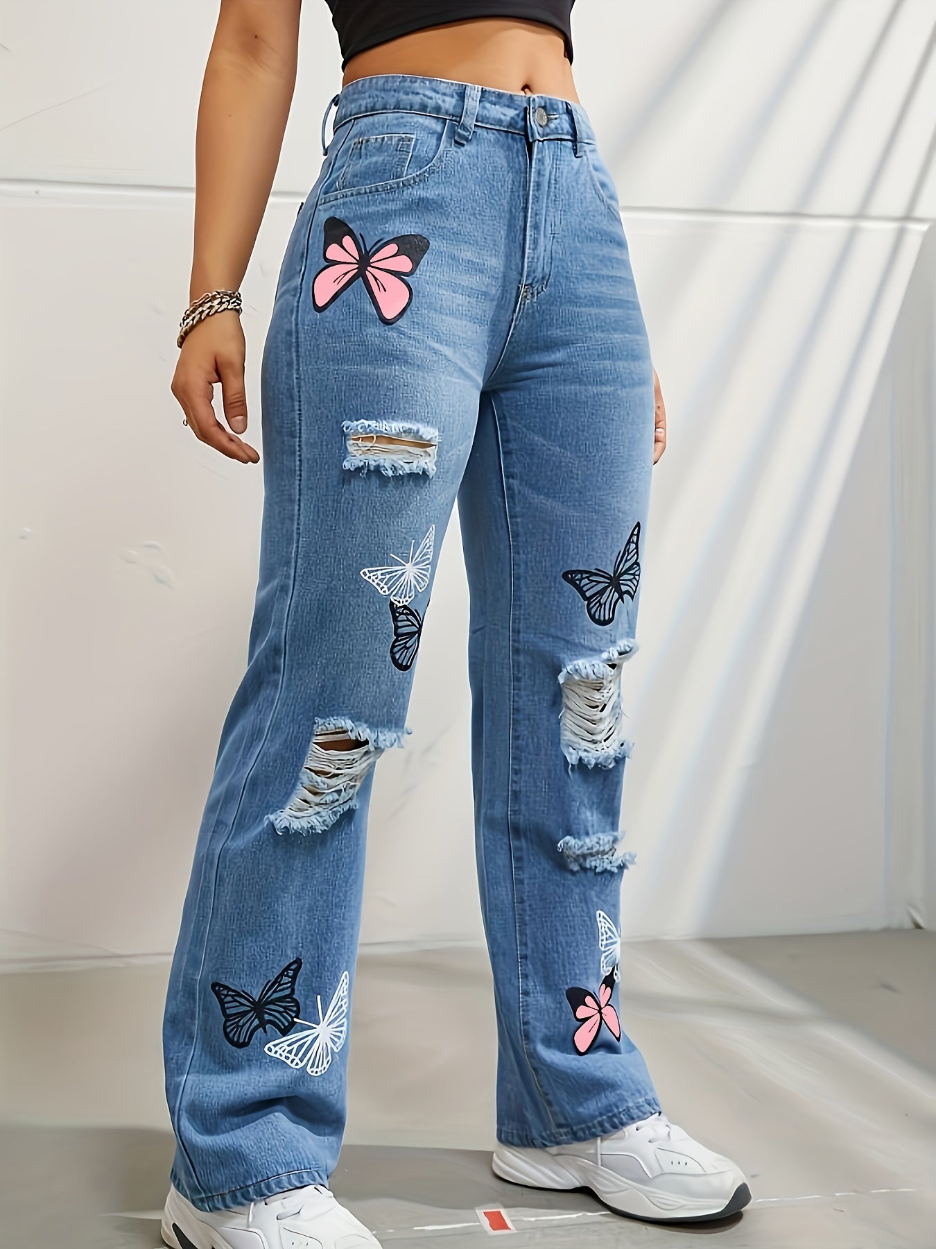 Straight-Leg Jeans for Polished Boutique Outfits with Denim Look
