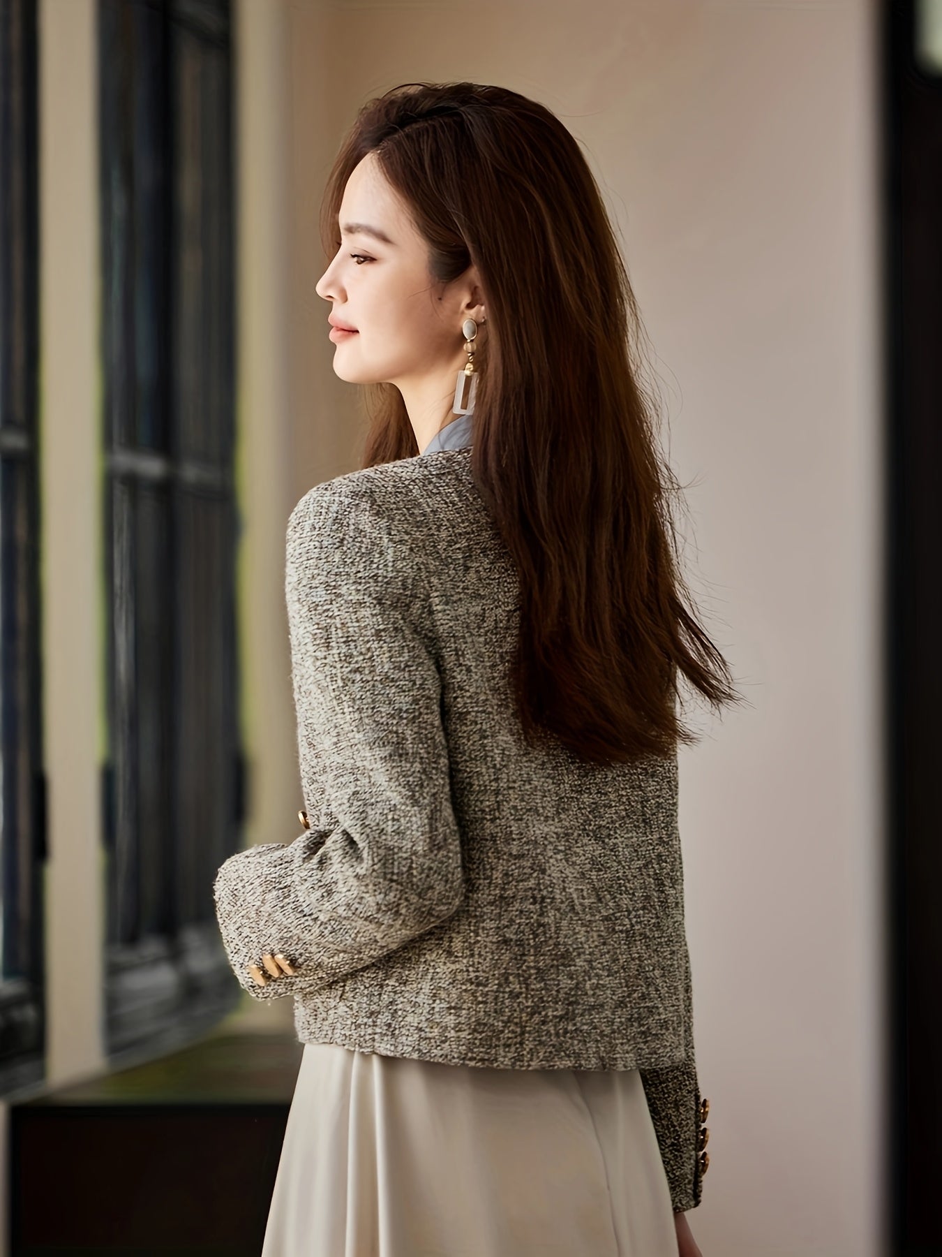Modern Tailored Blazer for Fresh Wardrobe Looks with Long Sleeves
