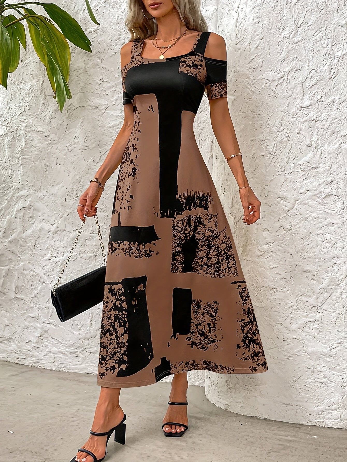 Printed Dress with a Refined Everyday Fit with Warm-Weather Wear