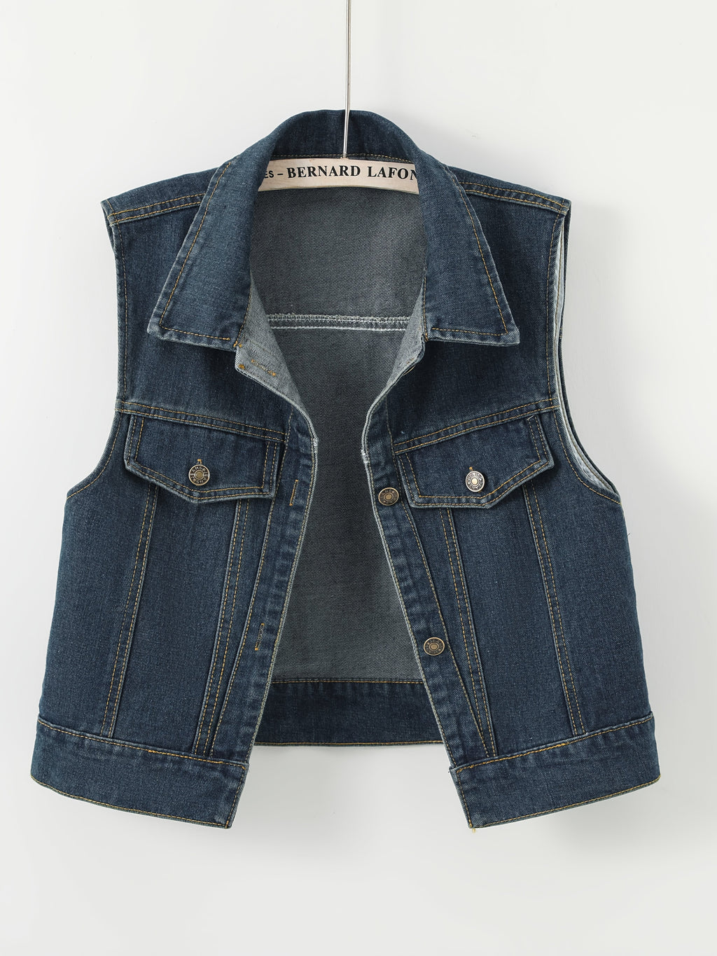 Sleeveless Vest Top for Polished Boutique Outfits with Denim Look