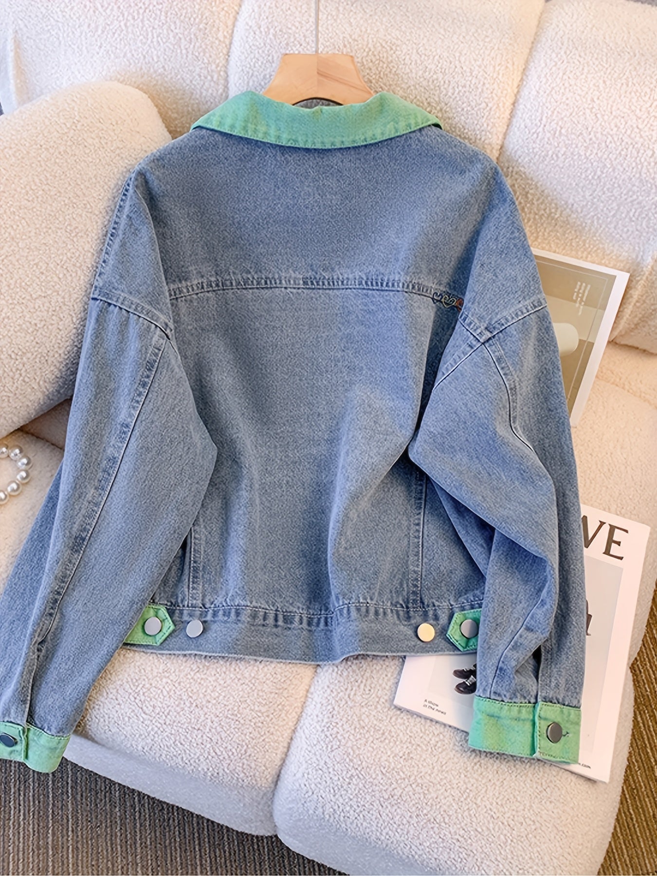 Lightweight Jacket for Polished Boutique Outfits with Easy Styling