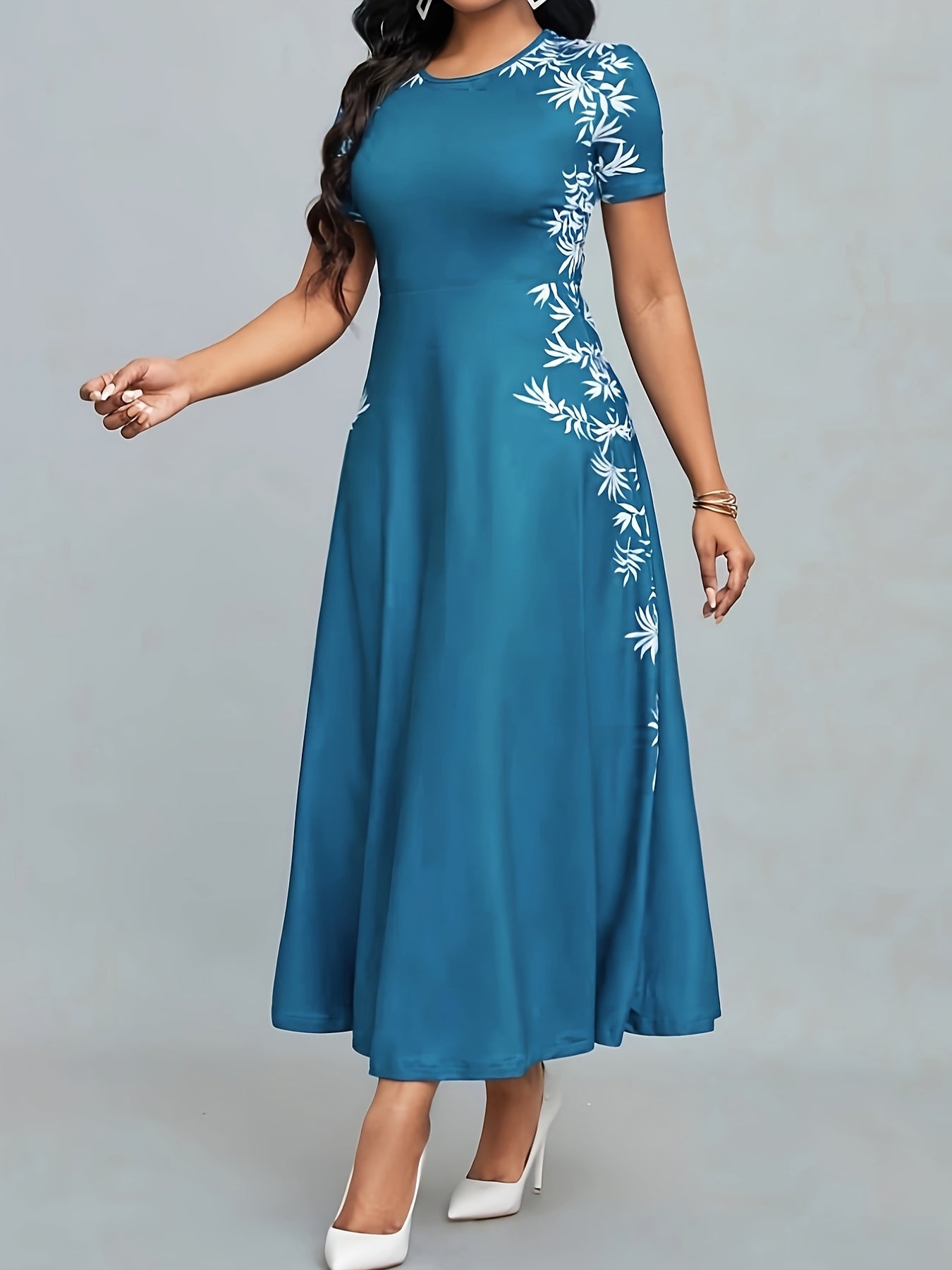 Printed Dress for Polished Boutique Outfits with Crew Neckline