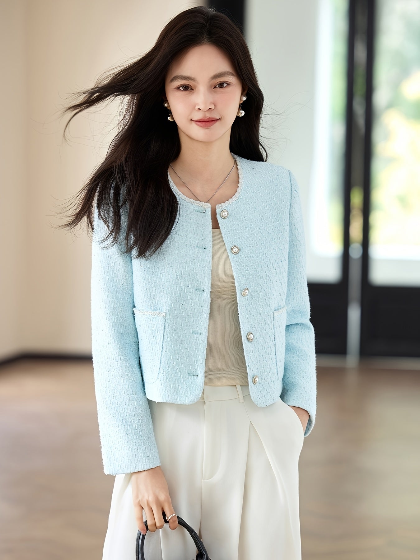 Boutique Tailored Blazer for Easy Styling with Long Sleeves