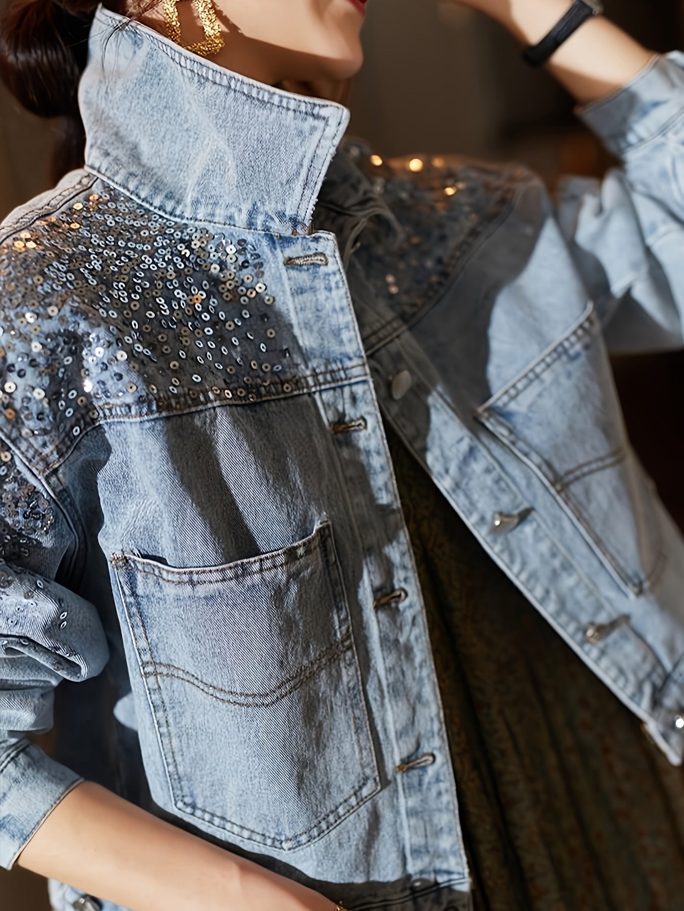 Lightweight Jacket for Polished Boutique Outfits with Denim Look