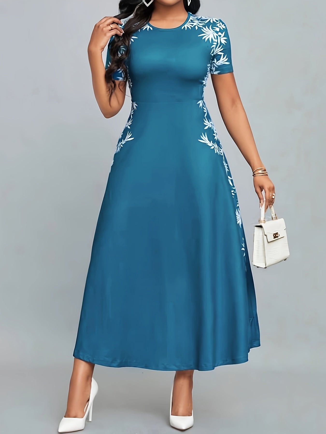 Printed Dress for Polished Boutique Outfits with Crew Neckline