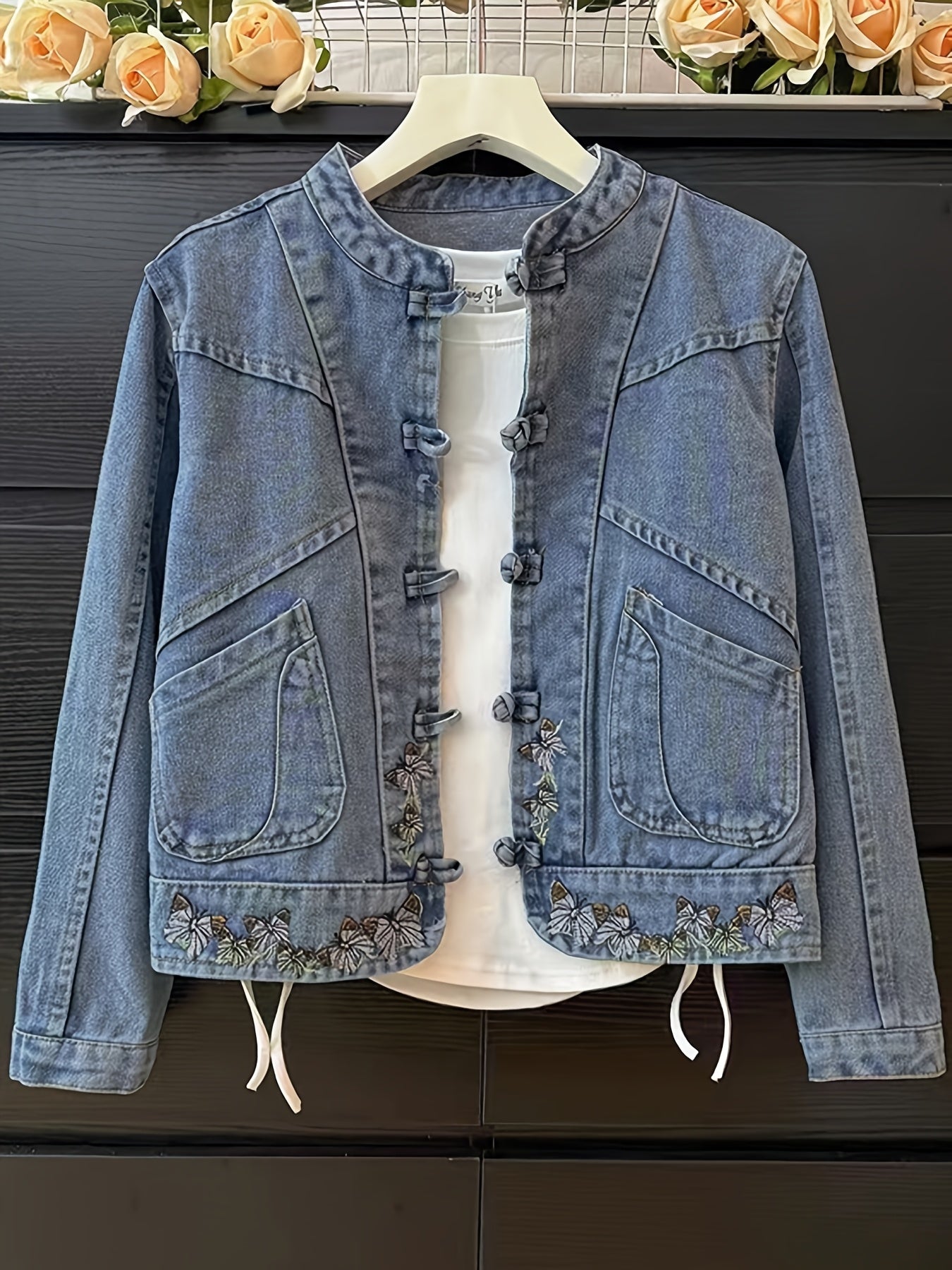 Boutique Lightweight Jacket for Easy Styling with Denim Look