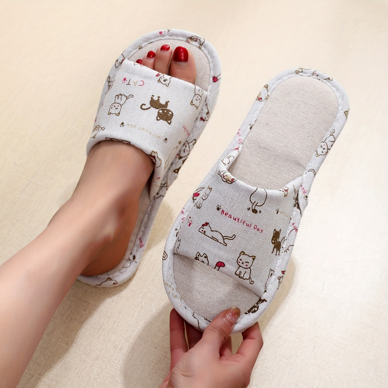 Modern Comfort Slide Slippers for Fresh Wardrobe Looks with Floral Print