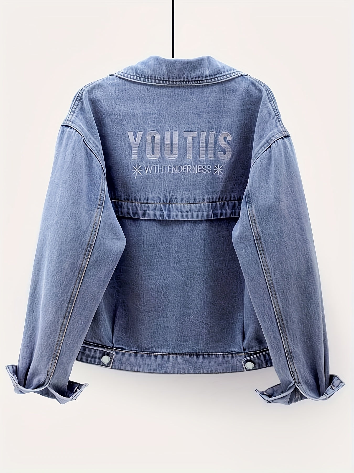 Modern Lightweight Jacket for Fresh Wardrobe Looks with Denim Look