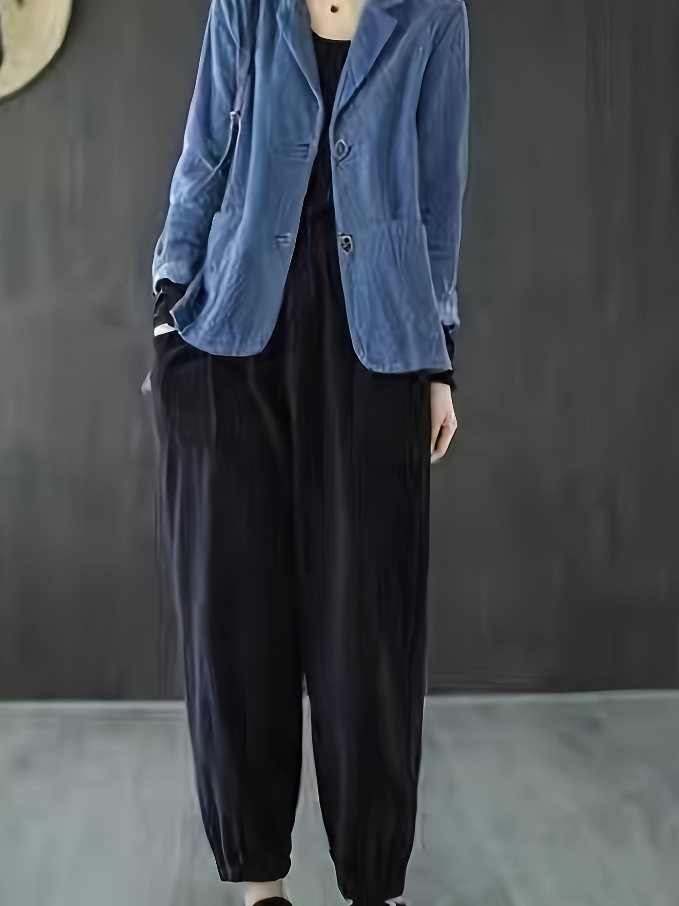 Boutique Tailored Blazer for Easy Styling with Long Sleeves