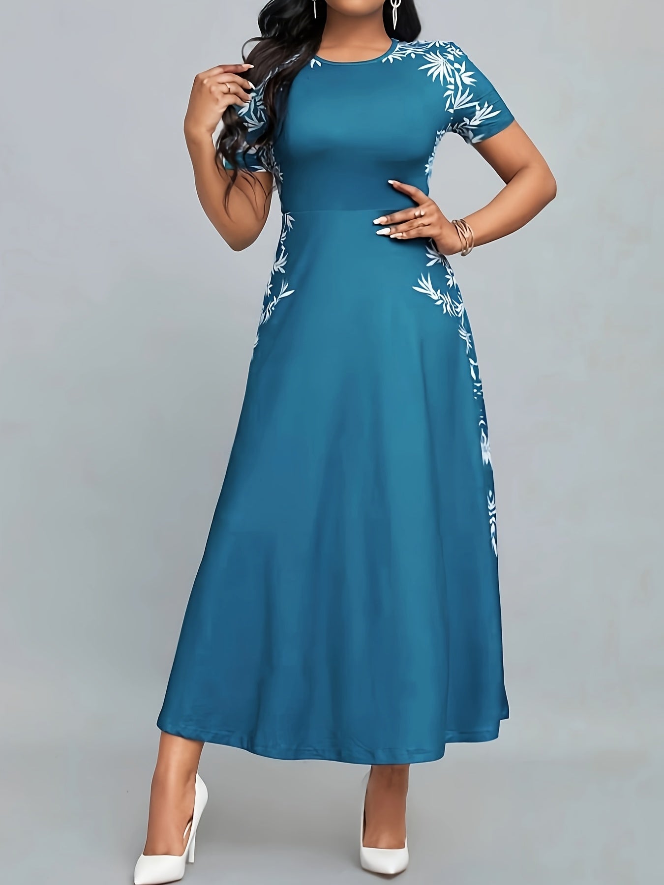 Printed Dress for Polished Boutique Outfits with Crew Neckline