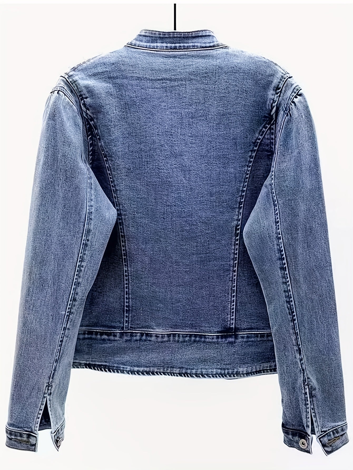 Modern Lightweight Jacket for Fresh Wardrobe Looks with Floral Print