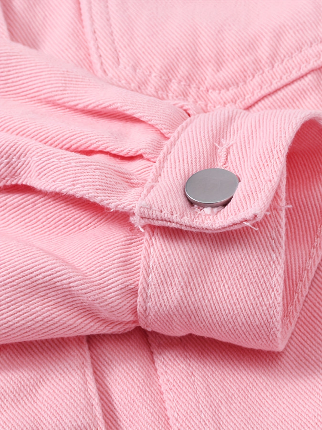 Modern Lightweight Jacket for Fresh Wardrobe Looks with Denim Look